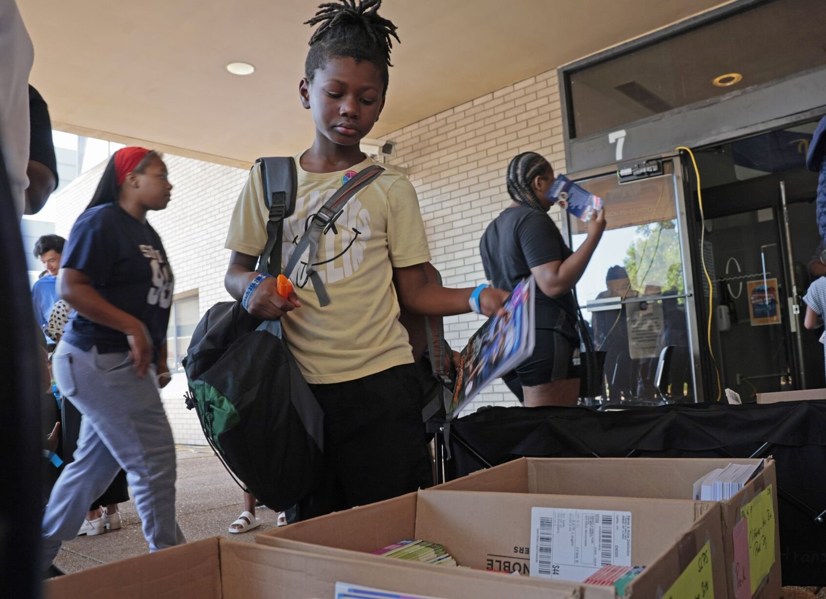 SLPS's annual back-to-school fair outside district HQ